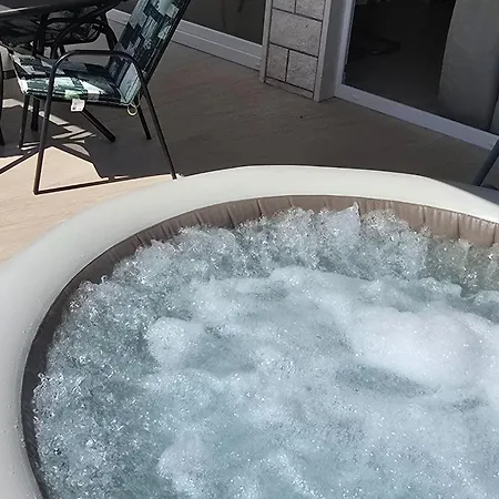 Luxury Ani Ii - Two Bedroom With Terrace アパート スティヴァン