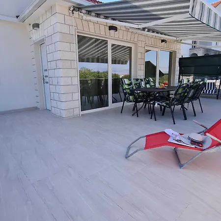 Luxury Ani Ii - Two Bedroom With Terrace Sutivan